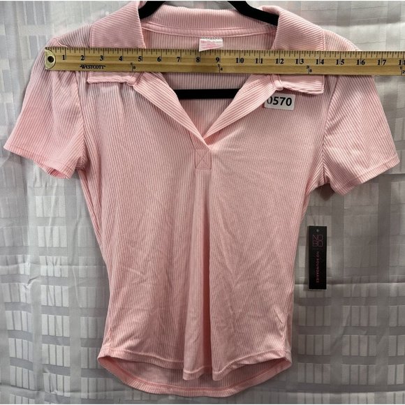 No Boundaries Junior/women’s Top Size XS(1) color Pink short sleeve - Picture 3 of 9